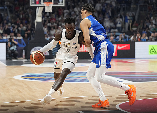 Němci jasně prošli do finále EuroBasketu, proti Finům opět řádil Schröder