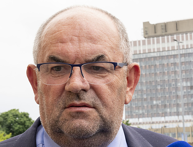Soud rozhodl o propuštění fotbalového bosse Pelty, za mřížemi je necelý týden