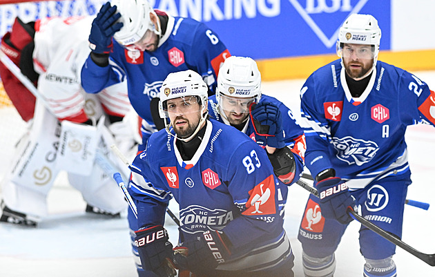 ONLINE: Zug srovnal s Kometou. Hradec v Lausanne opět prohrává, potřebuje body