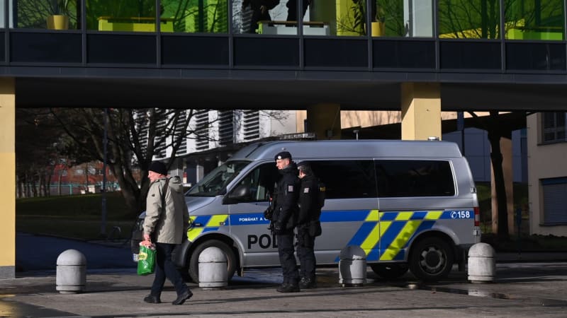 Střelba u školky na Jablonecku: Na místě jsou dva mrtví, pachatel byl zadržen