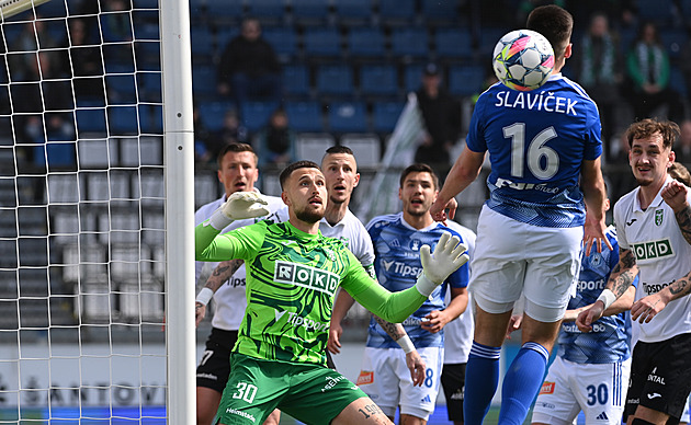 ONLINE: Karviná - Olomouc 1:1, VAR odvolal Sigmě penaltu, vzápětí srovnal Krčík