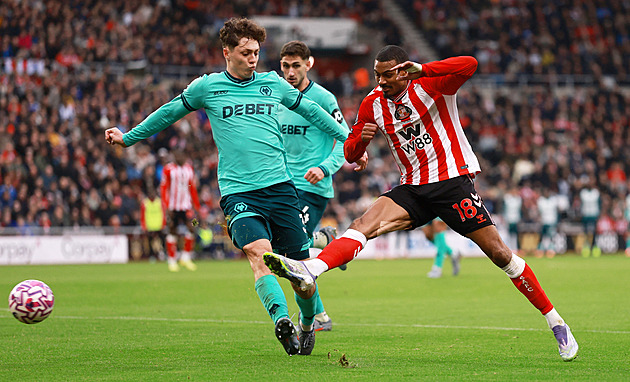 ONLINE: Krejčí vlastním gólem uzavřel prohru Wolves, Haaland svalil Everton