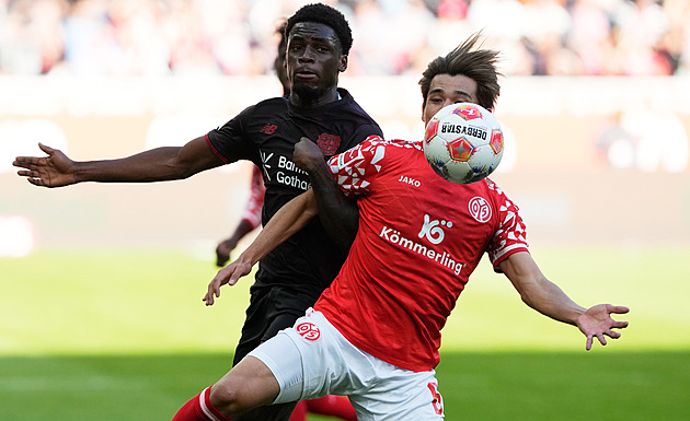 Leverkusen i bez Shicka zvládl přestřelku, Lipsko postoupilo na druhé místo