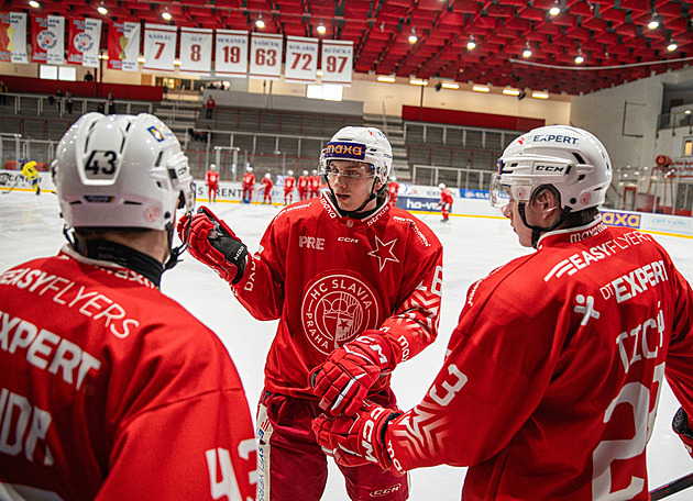Slavističtí hokejisté odskočili na čele první ligy. V předehrávce porazili Zlín