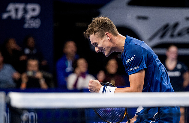 Tenis ONLINE: Lehečka bojuje ve finále v Bruselu, druhý set rozhoduje koncovka