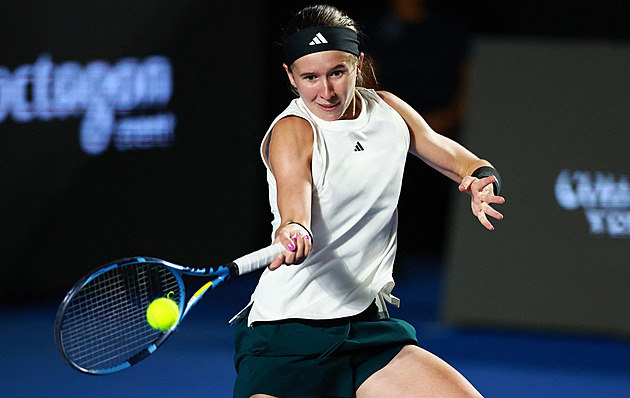 Bartůňková v Tokiu končí po prvním klání, v duelu teenagerek podlehla Sonobeové