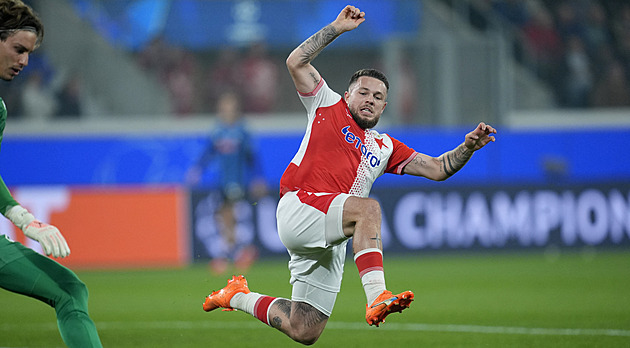 ONLINE: Atalanta - Slavia 0:0, Provod to zkouší z přímého kopu, Carnesecchi chytá