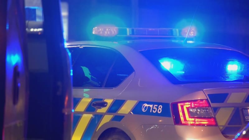 Tragická nehoda na Jindřichohradecku: Po nárazu do stromu zemřel teprve 22letý řidič