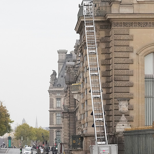 I zločinci sázejí na nejlepší vybavení. Výrobce plošin využil krádež z Louvru k reklamě