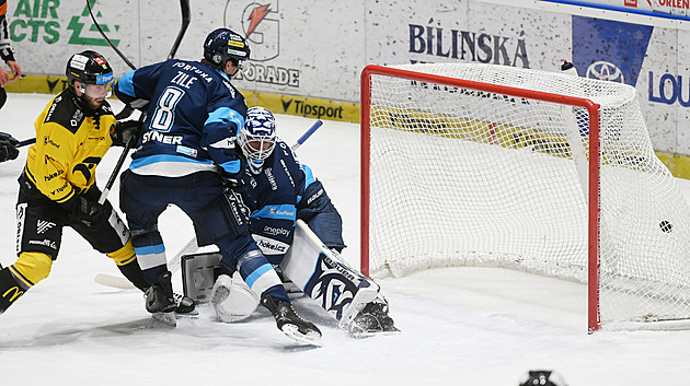 ONLINE: Litvínov konečně vyhrál, dařilo se Kometě i lídrovi. Sparta bojuje ve Varech