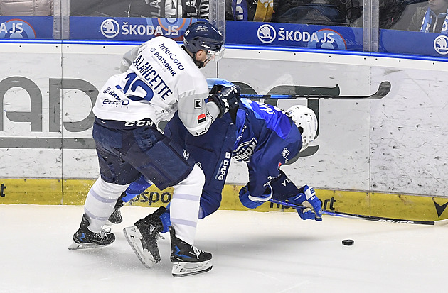 ONLINE: Pardubice vedou nad Kladnem, daří se i Motoru a Kometě. Třinec čelí Hradci