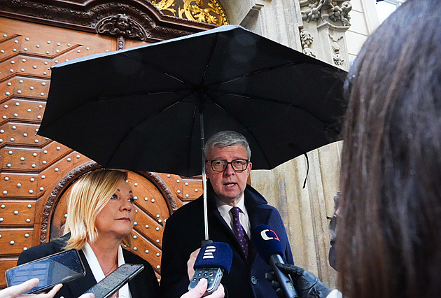 Populismus, nepotismus, korupce. Analytici kritizují vládní plány o energetice