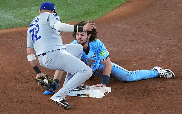 Infarktový závěr urvali Dodgers dvojautem, Světovou sérii rozhodne až poslední zápas