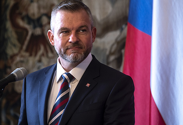 Slovenský prezident se setká s Pavlem a Babišem. Zajímá ho osud V4 i vznik vlády