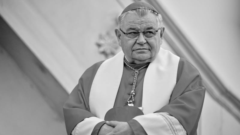 Zemřel kardinál Dominik Duka, oznámilo pražské arcibiskupství