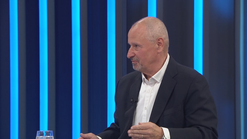 Komárek: Duka byl víc politik než duchovní otec. Ježíše urazit nelze, přesto podával žaloby 