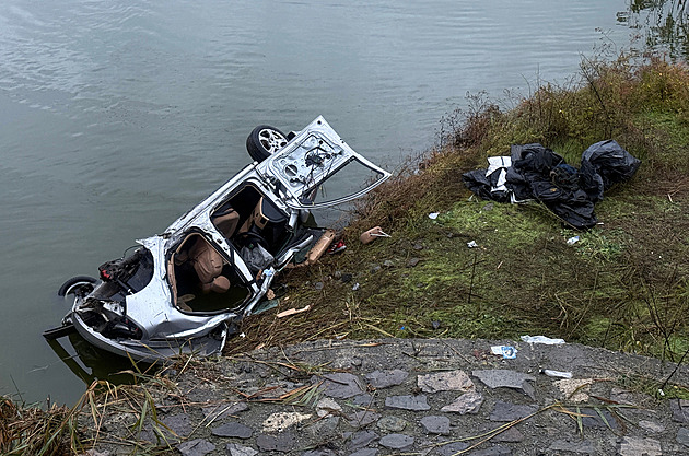 Muž v Bulharsku ujížděl s migranty před policií. Při nehodě většina zahynula