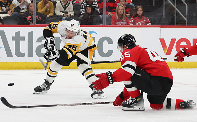 New Jersey výhra nad Pittsburghem posunula do čela tabulky NHL