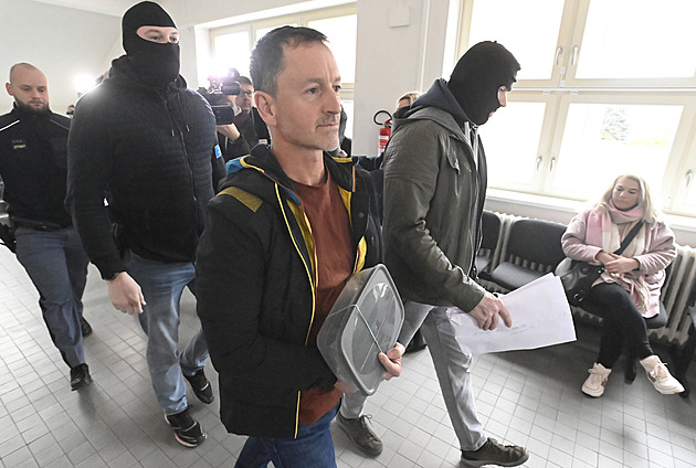 Padla obžaloba za parkovací dům v Pardubicích, kvůli kauze skončil primátor