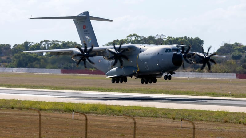 Zřítilo se turecké vojenské letadlo. Do akce vyrazily záchranné týmy