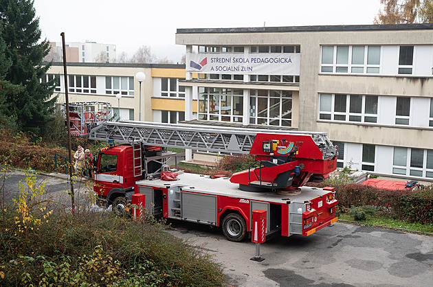 Škoda po požáru střechy střední školy se odhaduje na 11,5 milionu korun