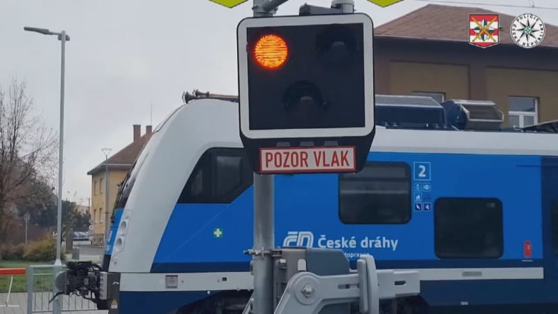 Zátah na přebíhače kolejí: Policisty zděsil počet přistižených, rozdali desítky pokut