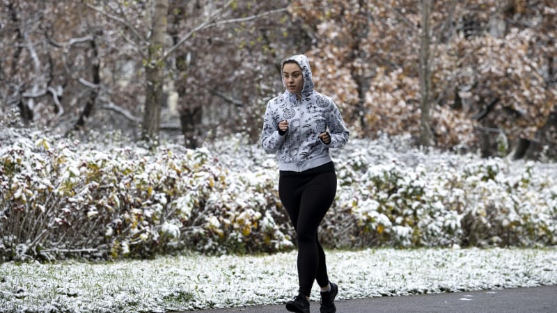 Sledujte RADAR: Poslední podzimní den, přichází zima. Pozor na náledí, varuje předpověď