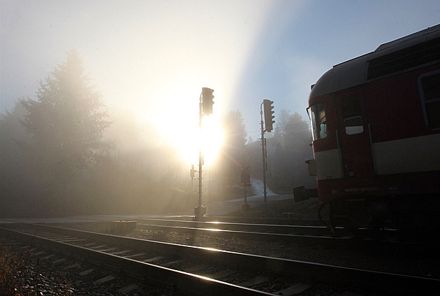 Na Českobudějovicku se srazily dva vlaky. Provoz stojí, na místě jsou zranění