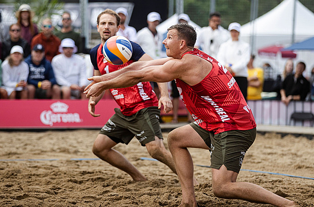 ONLINE: Obhájci Perušič a Schweiner bojují o semifinále MS, čelí medailistům z Paříže