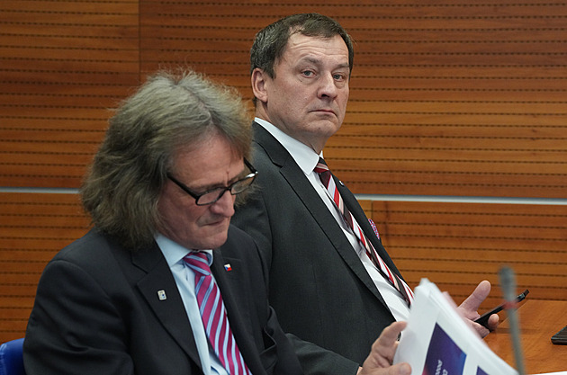 „Sorry, ale nechci.“ Uražený Ševčík odstoupil, rektorem VŠE je opět Dvořák