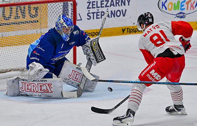ONLINE: Kometa padla s Olomoucí, šlágr Pardubic se Spartou se prodlužuje