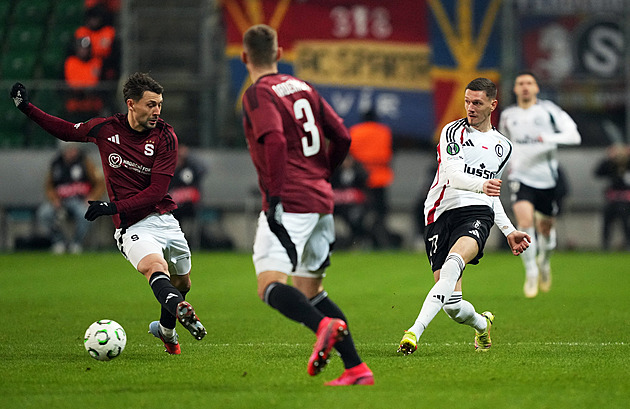 ONLINE: Legia - Sparta 0:1, domácí jsou aktivnější, v závěru půle ale jásá Preciado