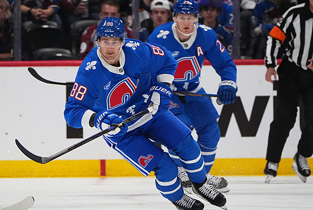 Nečas asistuje u kanonády proti Dobešovi, Rangers doma opět padli