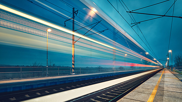 Dvoustovkou do Budějovic a pak roky nic. Zvyšování rychlosti na železnicích vázne