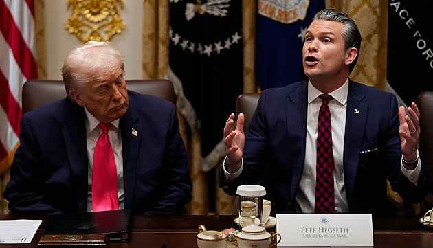 SS... Hegseth. Šéf Pentagonu měl v Bílém domě choulostivý překlep na jmenovce