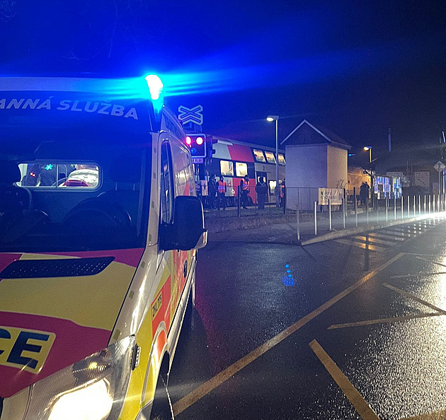 Vlak srazil na Blanensku ženu. Provoz je zaveden na jedné traťové koleji