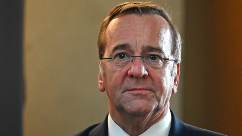 Bouře kvůli povinné vojně v Německu: Zavádějí se plošné odvody. Mládež masivně protestuje