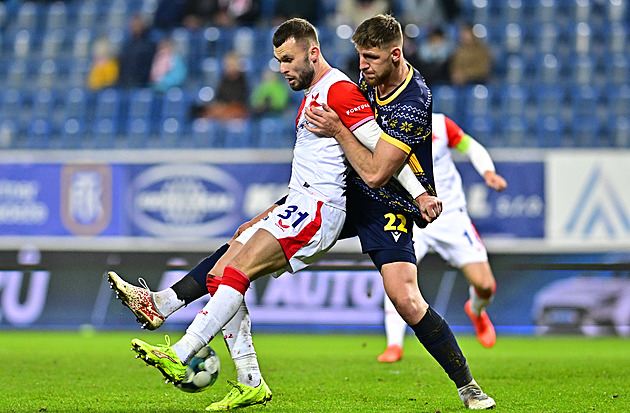ONLINE: Teplice - Slavia 0:0, domácí do půle nuceně střídají, šance mají hosté