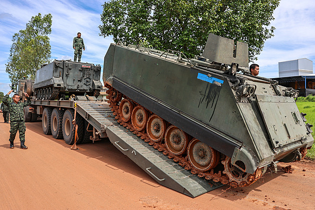 Thajsko na hranici s Kambodžou zahájilo letecké údery, zemřel thajský voják