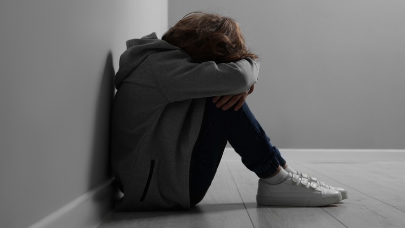 Otřesný případ z Lounska: Partneři znásilňovali syna, prý ho chtěli léčit. Trest platí