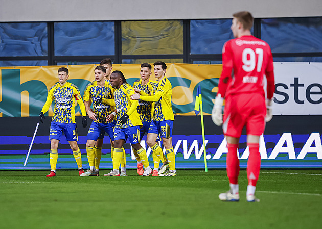 Zlín - Olomouc 5:0, další hanácká ostuda. Petruta vstřelil první ligový hattrick