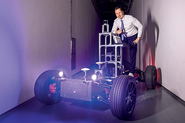 Rozhodovat má trh, ne politici. Na vrchol Evropu vrátí jen nový druh motoru, líčí expert