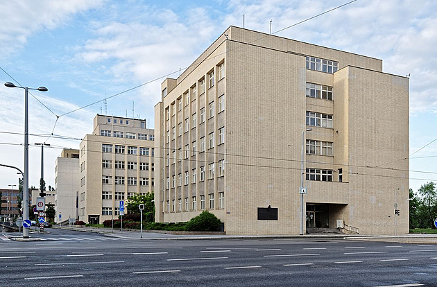 Metnar nechal sundat ukrajinskou vlajku z budovy ministerstva vnitra