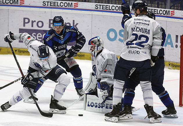 ONLINE: Olomouc stahuje v Pardubicích, Hradec kráčí pro výhru. Vede i Plzeň