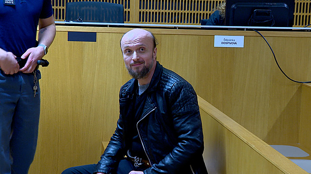 Toto je soud, ne vaše tiskovka, kárala soudkyně českého Trumpa. Stíhán je za týraní manželky