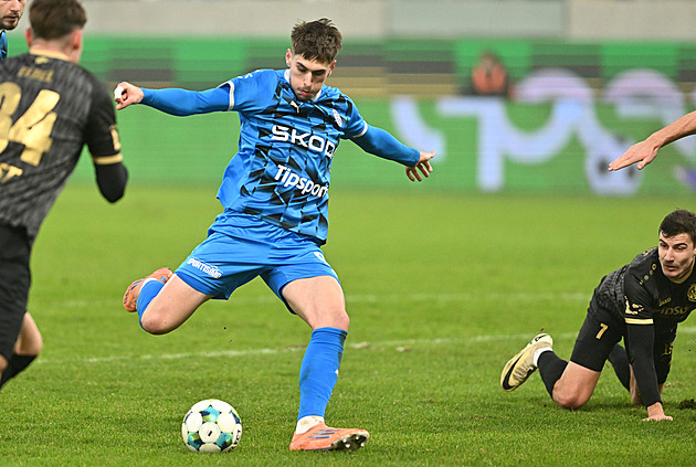 Vojta zářil v prosinci na hřišti, trenéra Trousila zviditelnily pardubické výhry