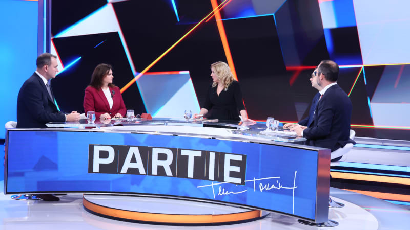 Fiala: Půjčka Ukrajině? Spláchnutí peněz do zlatého záchodu. Chcete kapitulaci, míní opozice