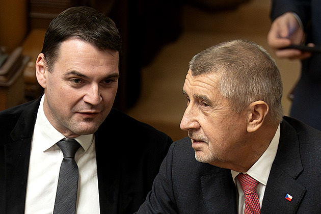 Babiš chce mluvit s Macinkou o plánované reorganizaci ministerstva zahraničí