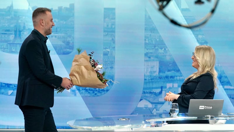 Dojemné loučení s moderátorkou Karolínou Hošek. V přímém přenosu prozradila pohlaví miminka