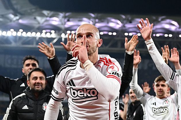 Černý zasekávačkou srazil Fenerbahce, istanbulské derby rozhodl dvěma góly